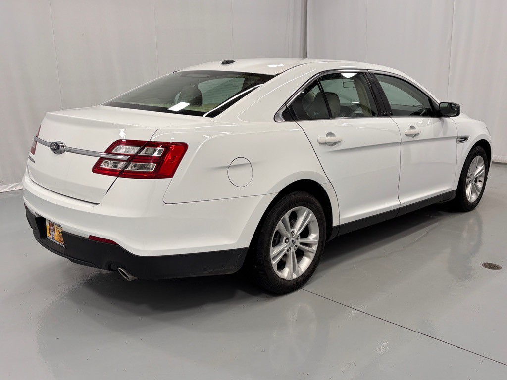 2018 Ford Taurus Image 5