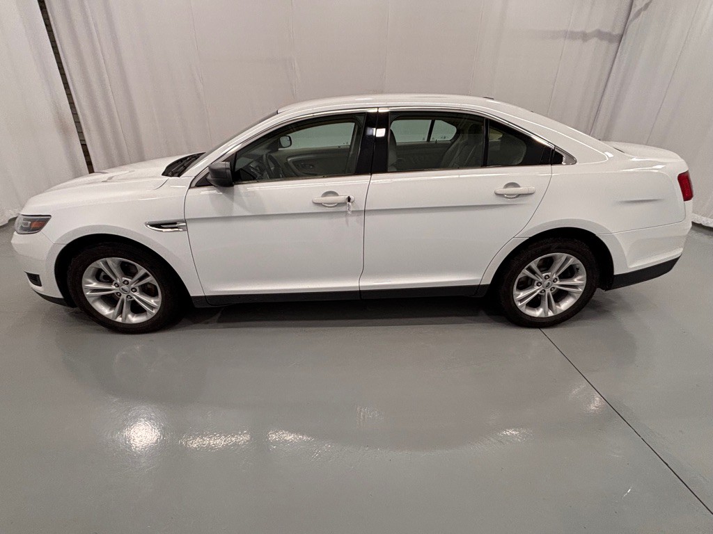 2018 Ford Taurus Image 8