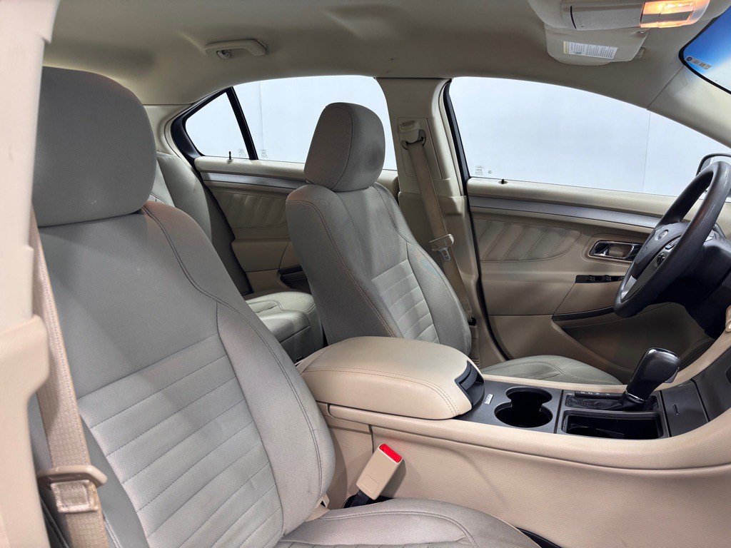 2018 Ford Taurus Image 19