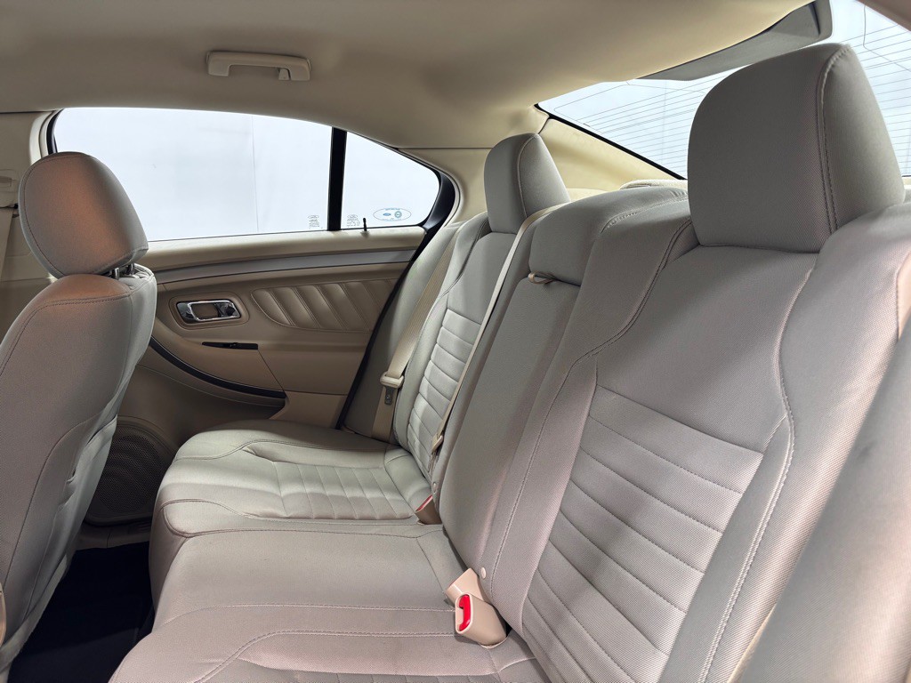 2018 Ford Taurus Image 22