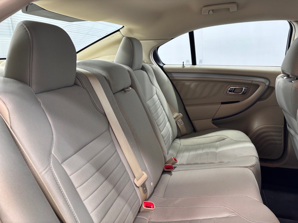 2018 Ford Taurus Image 25