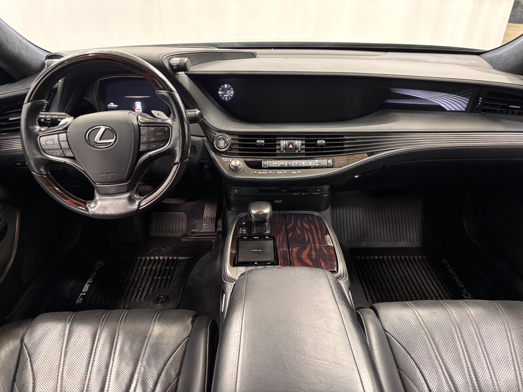 2018 Lexus LS Image 10