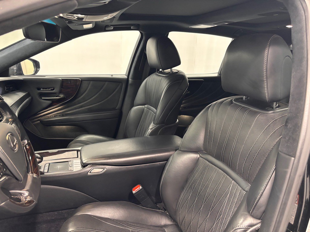 2018 Lexus LS Image 12