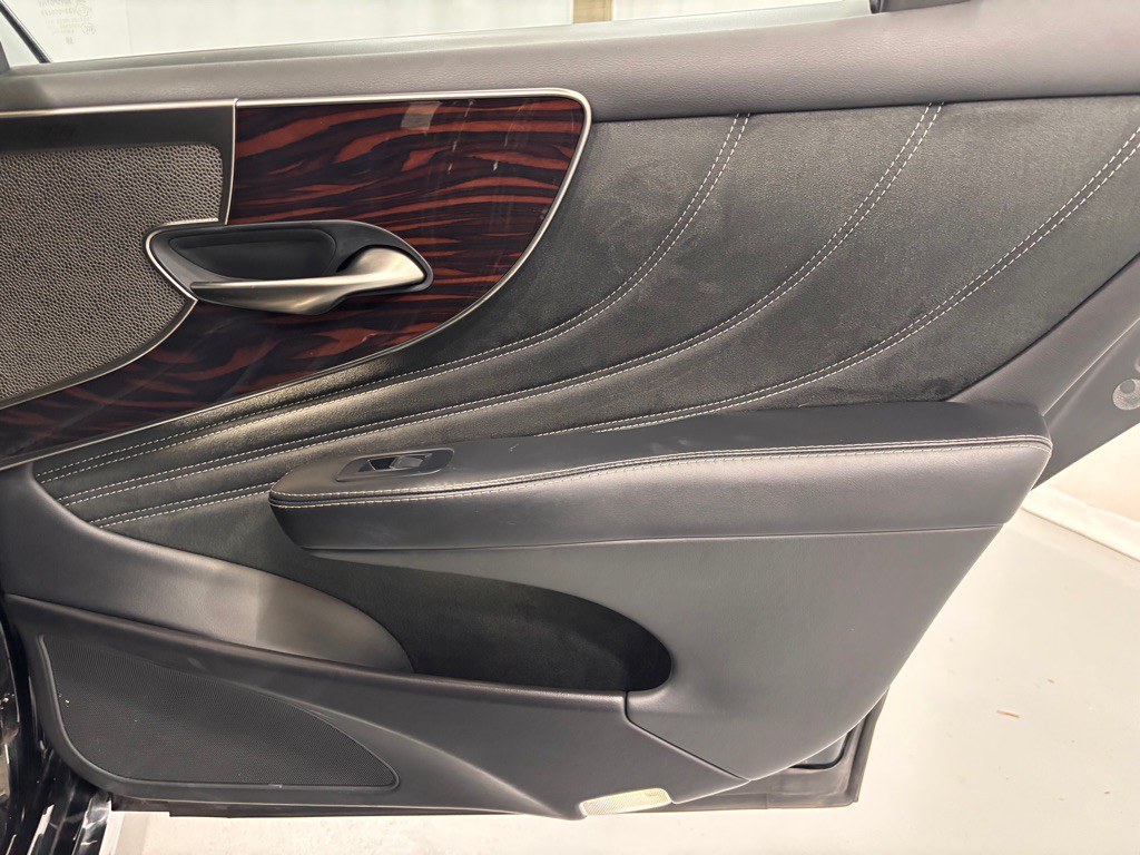 2018 Lexus LS Image 27