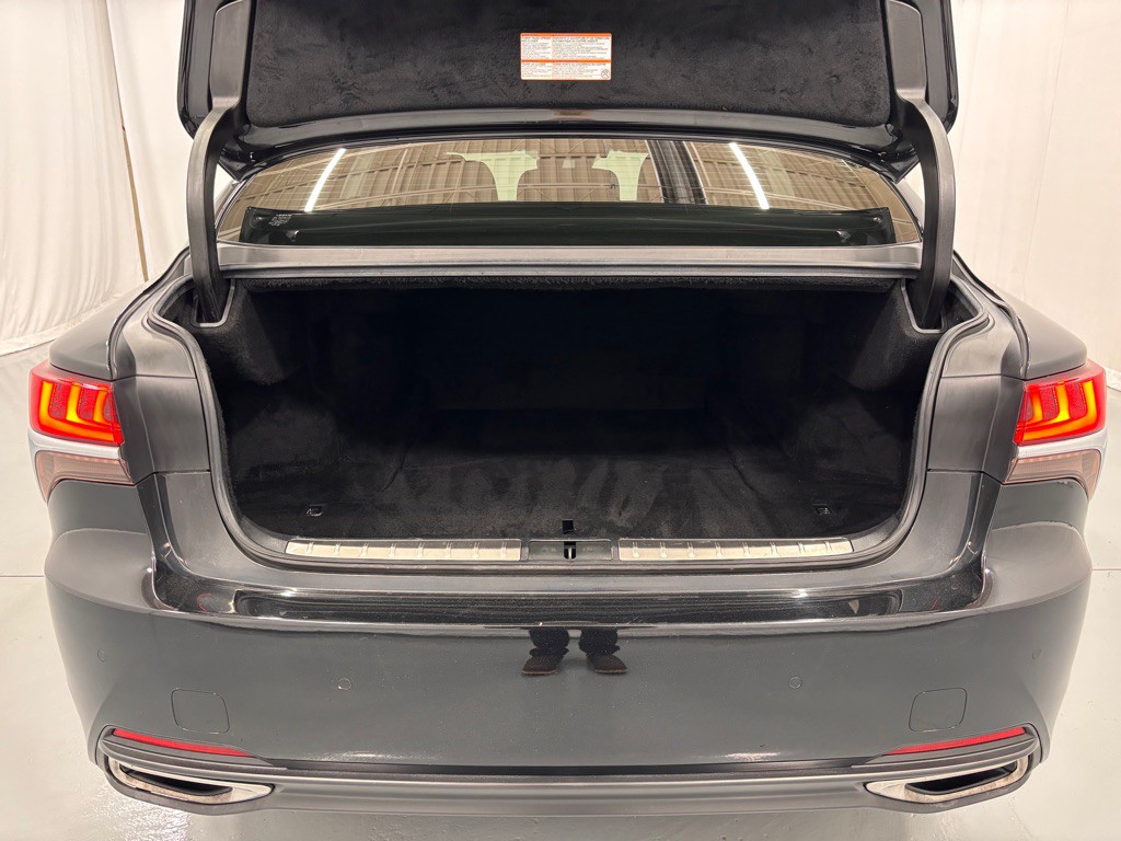 2018 Lexus LS Image 28