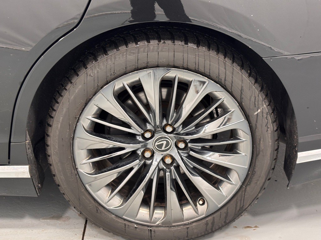 2018 Lexus LS Image 31