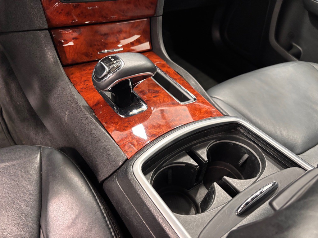 2013 Chrysler 300 Image 14