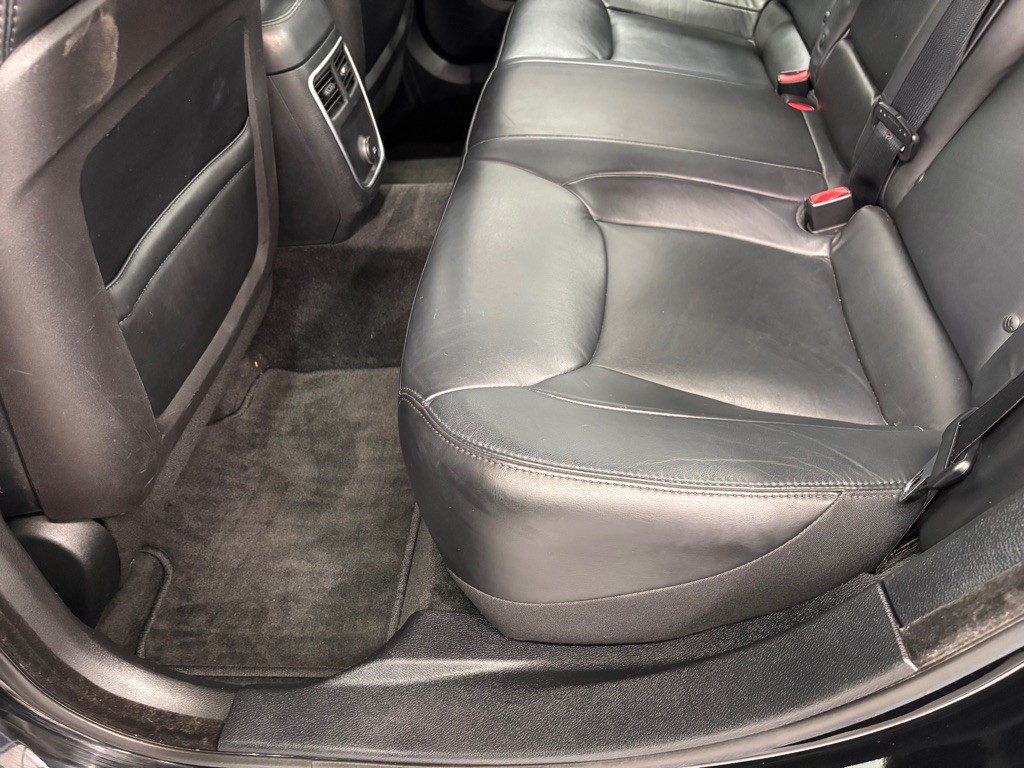 2013 Chrysler 300 Image 21