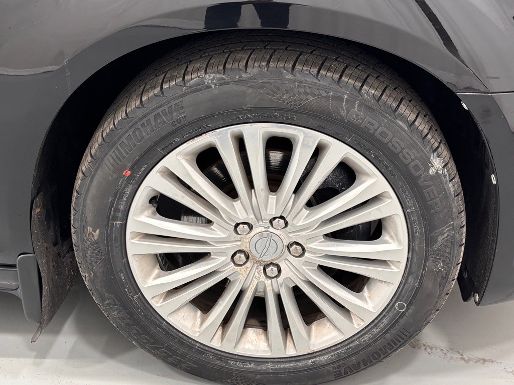 2013 Chrysler 300 Image 32