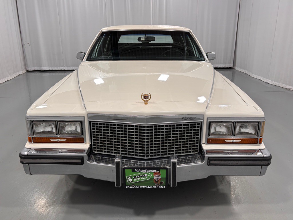 1987 Cadillac Brougham Image 2