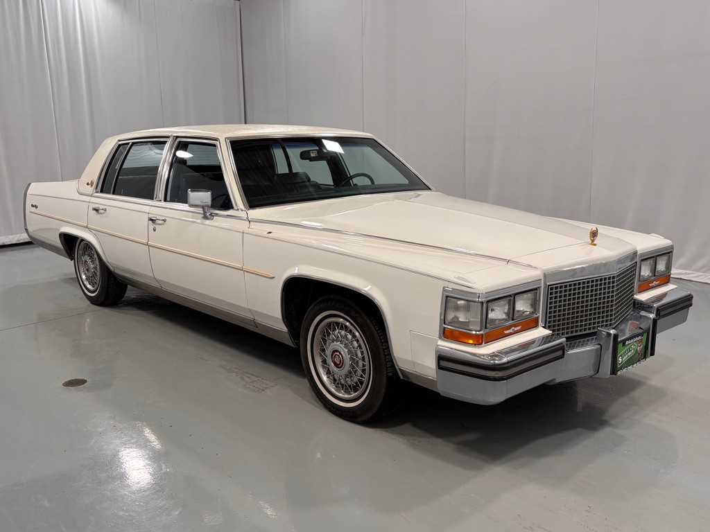 1987 Cadillac Brougham Image 3