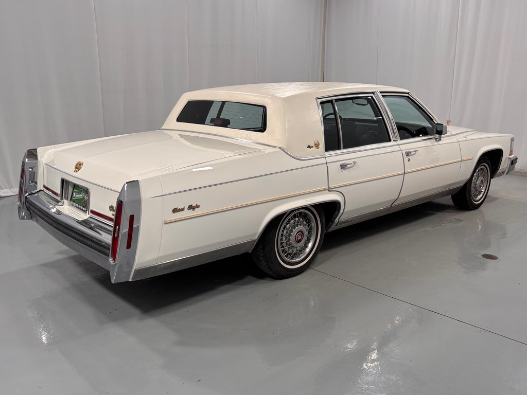 1987 Cadillac Brougham Image 5