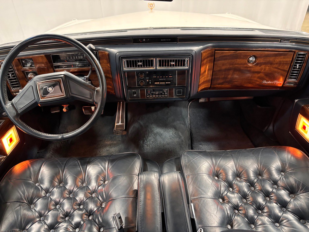 1987 Cadillac Brougham Image 10