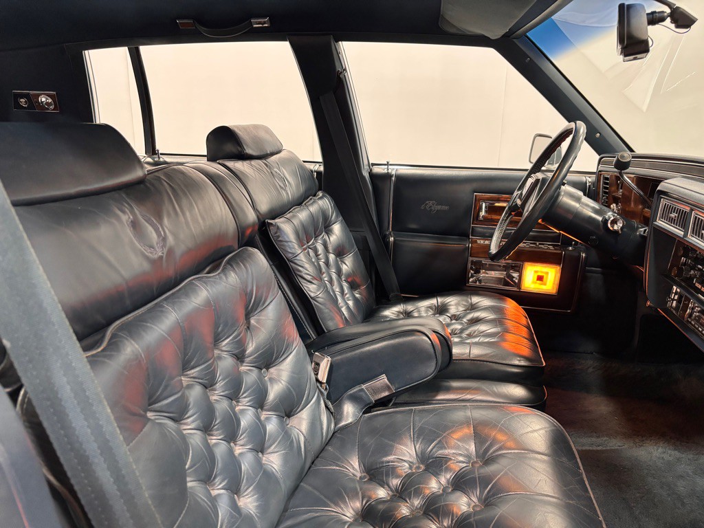 1987 Cadillac Brougham Image 19