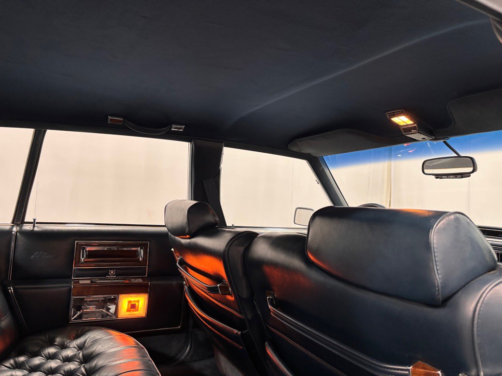 1987 Cadillac Brougham Image 26