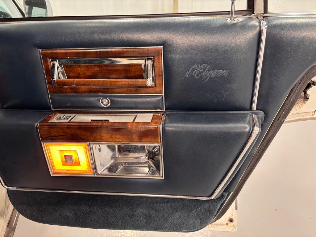 1987 Cadillac Brougham Image 27