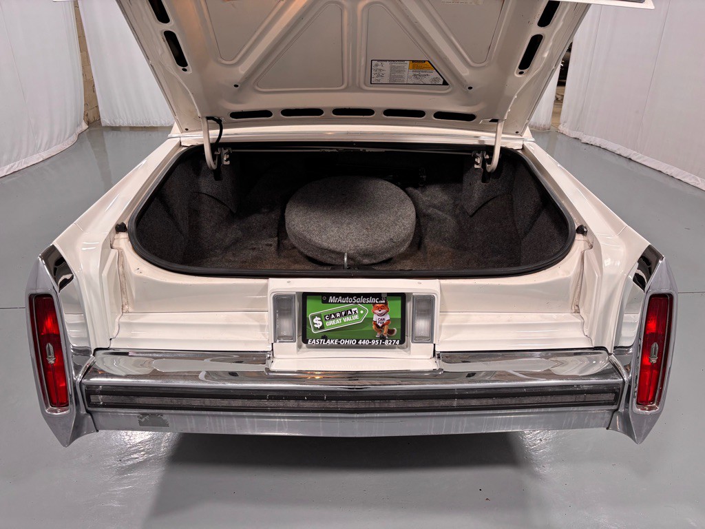 1987 Cadillac Brougham Image 28