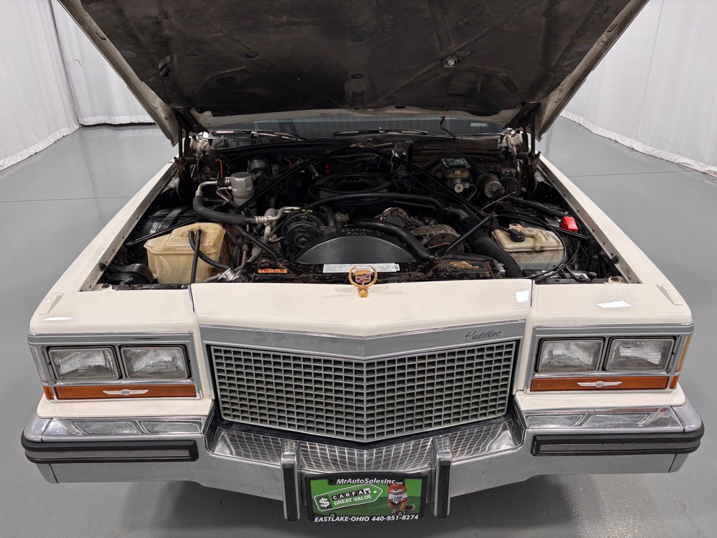 1987 Cadillac Brougham Image 29