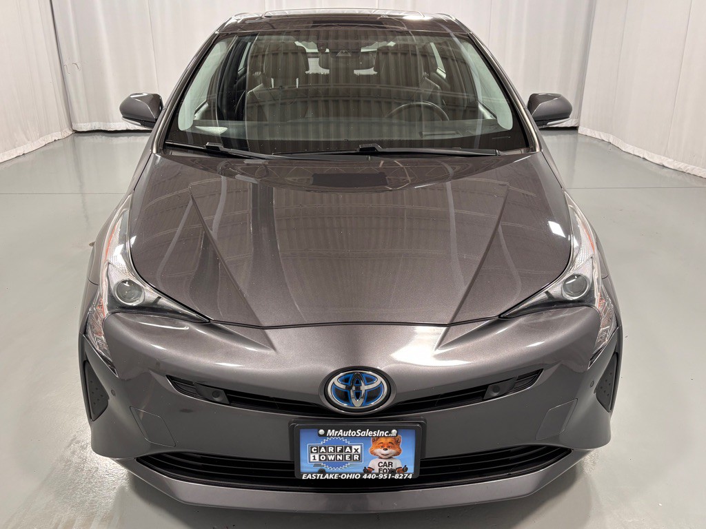 2018 Toyota Prius Image 2