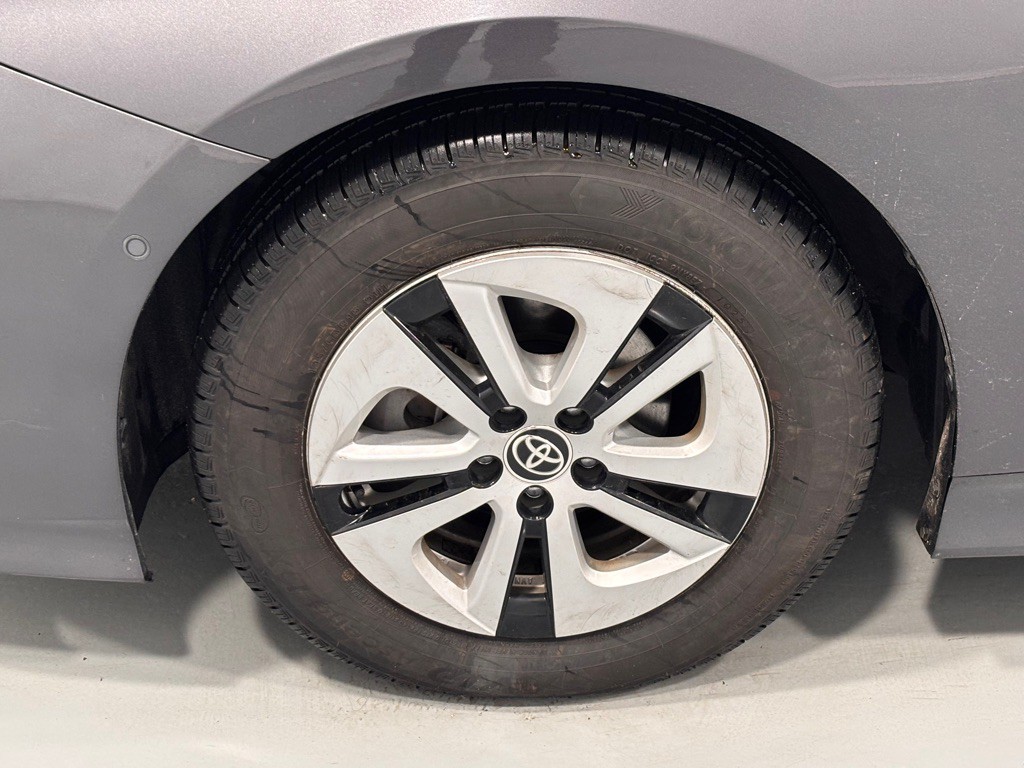 2018 Toyota Prius Image 30