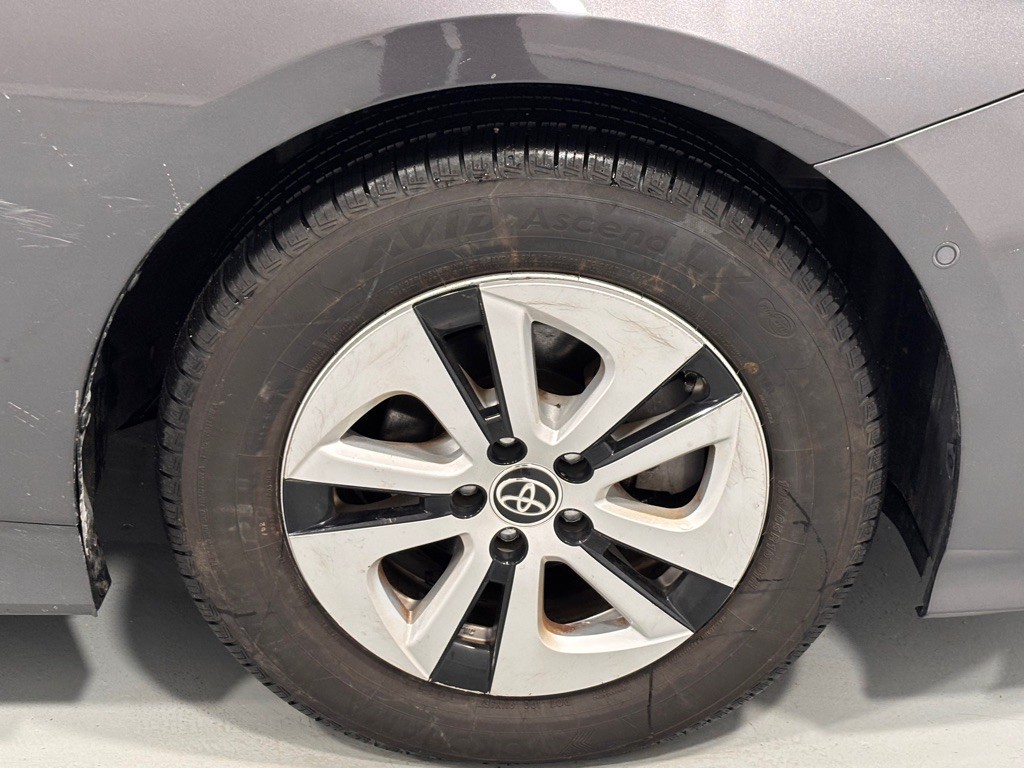 2018 Toyota Prius Image 32