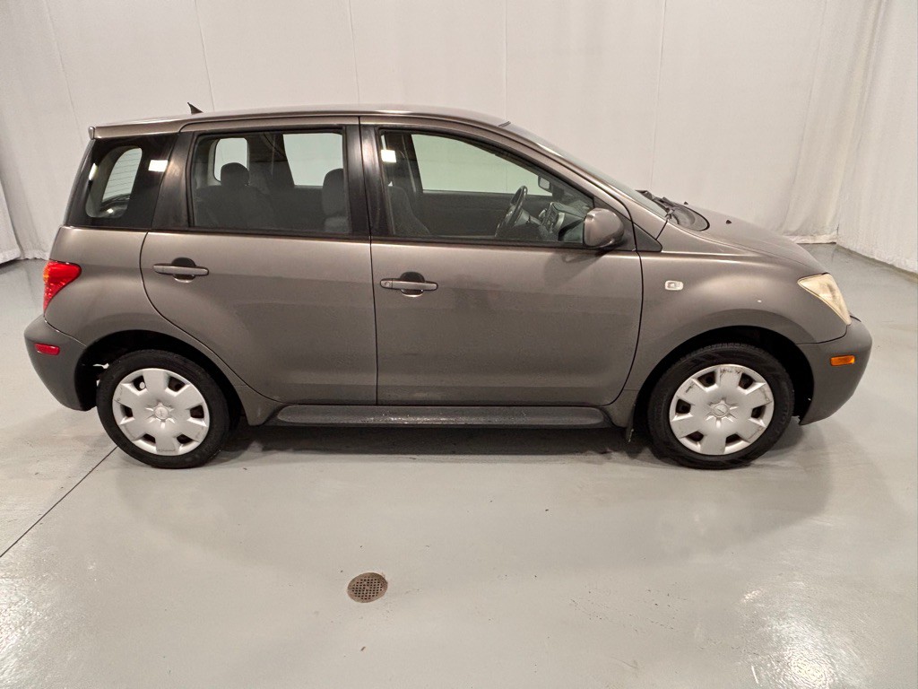 2005 Scion xA Image 4