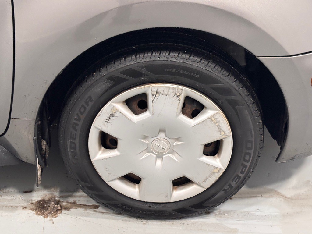 2005 Scion xA Image 32