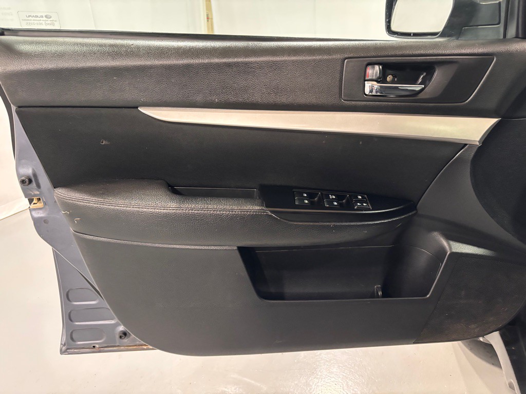 2014 Subaru Outback Image 16