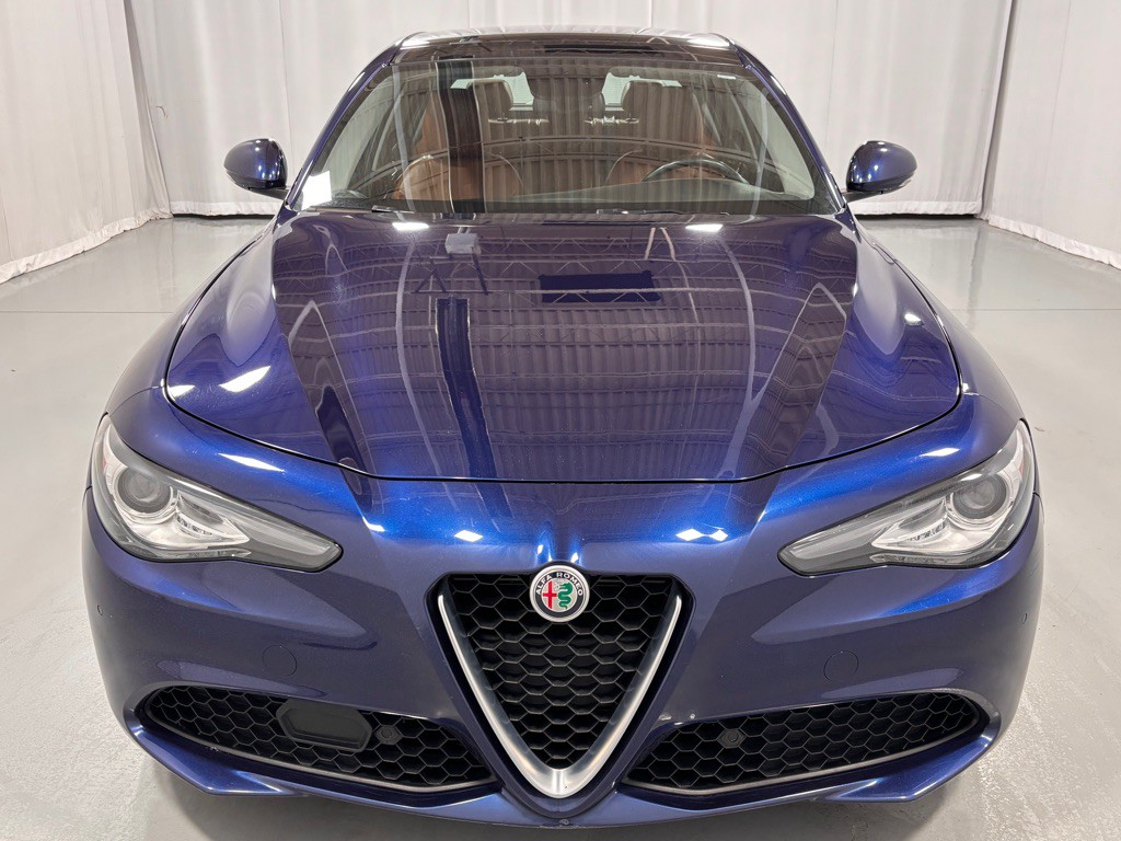 2017 Alfa Romeo Giulia Image 2
