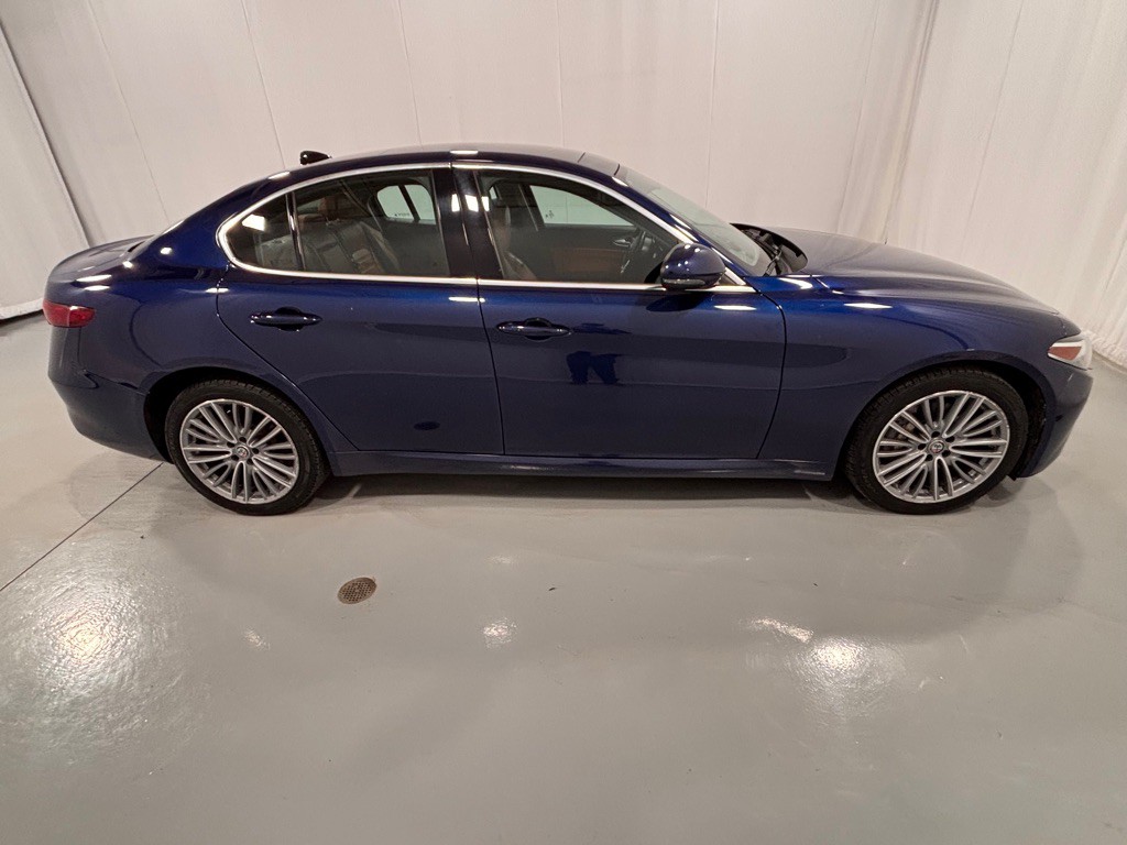 2017 Alfa Romeo Giulia Image 4