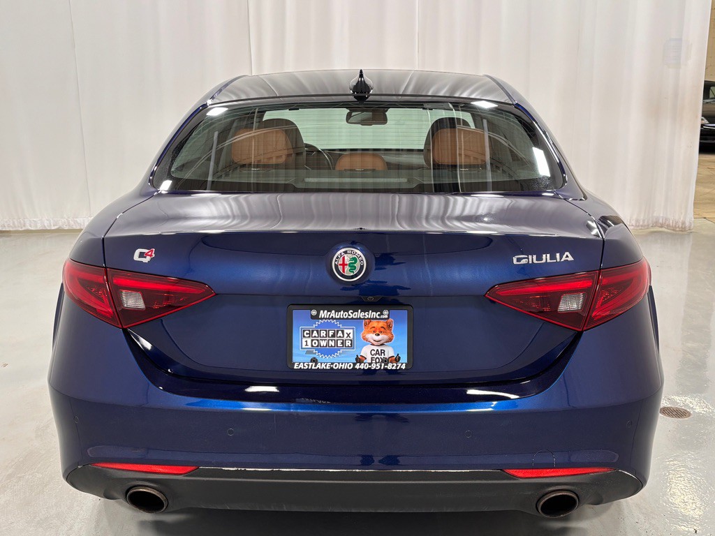 2017 Alfa Romeo Giulia Image 6