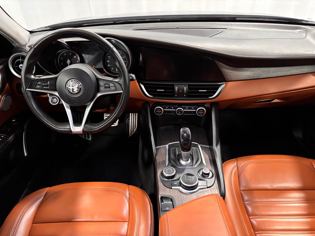 2017 Alfa Romeo Giulia Image 10