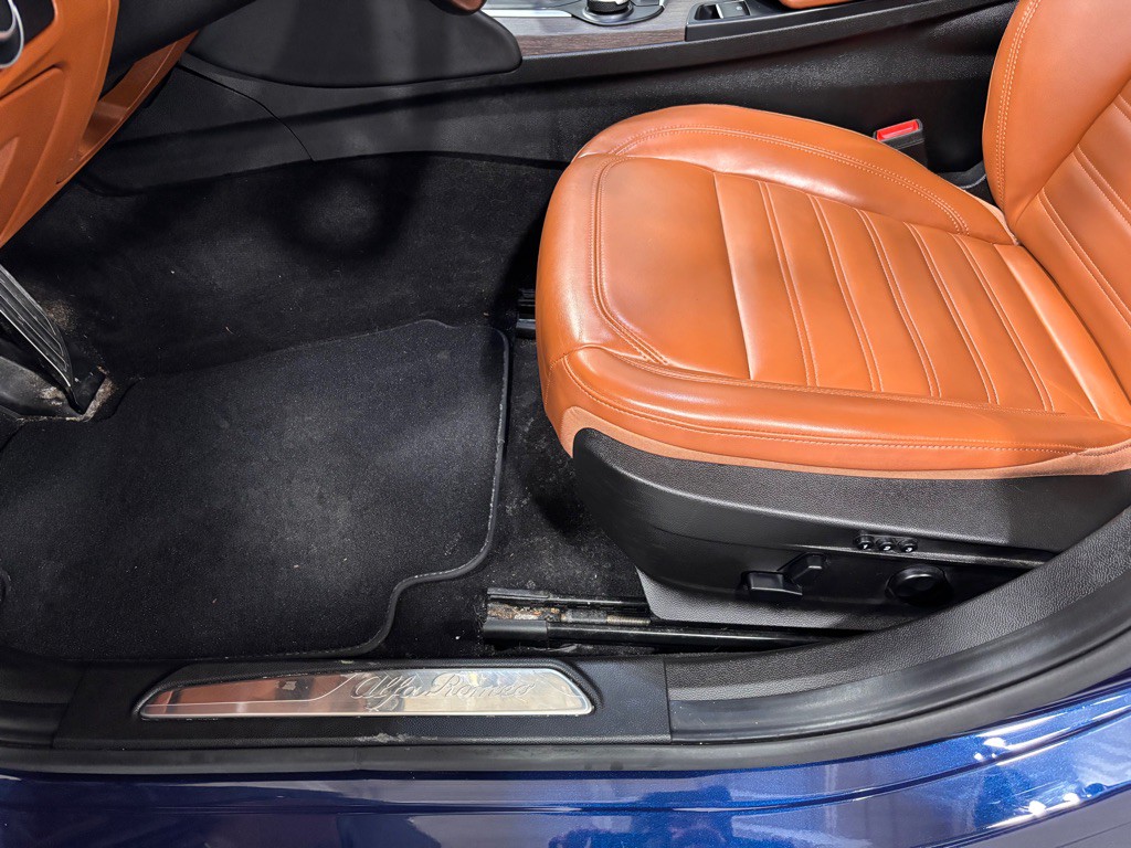 2017 Alfa Romeo Giulia Image 11