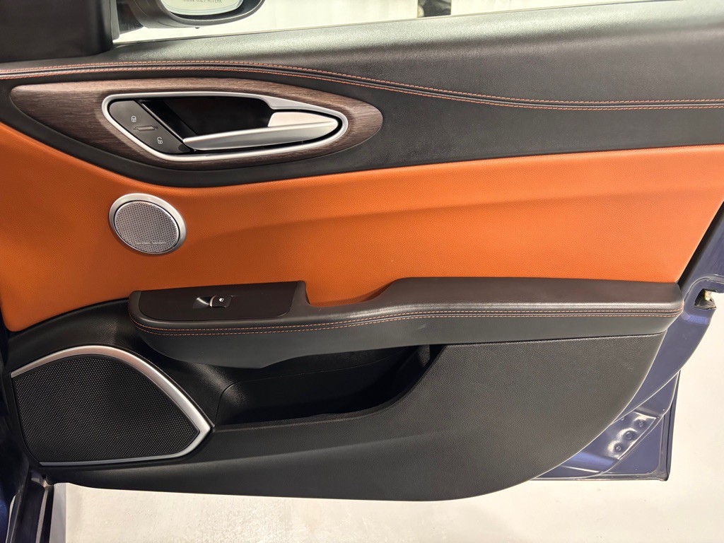 2017 Alfa Romeo Giulia Image 20