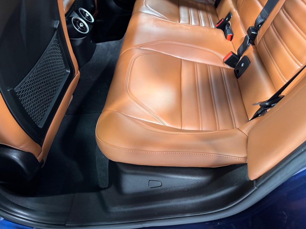 2017 Alfa Romeo Giulia Image 21