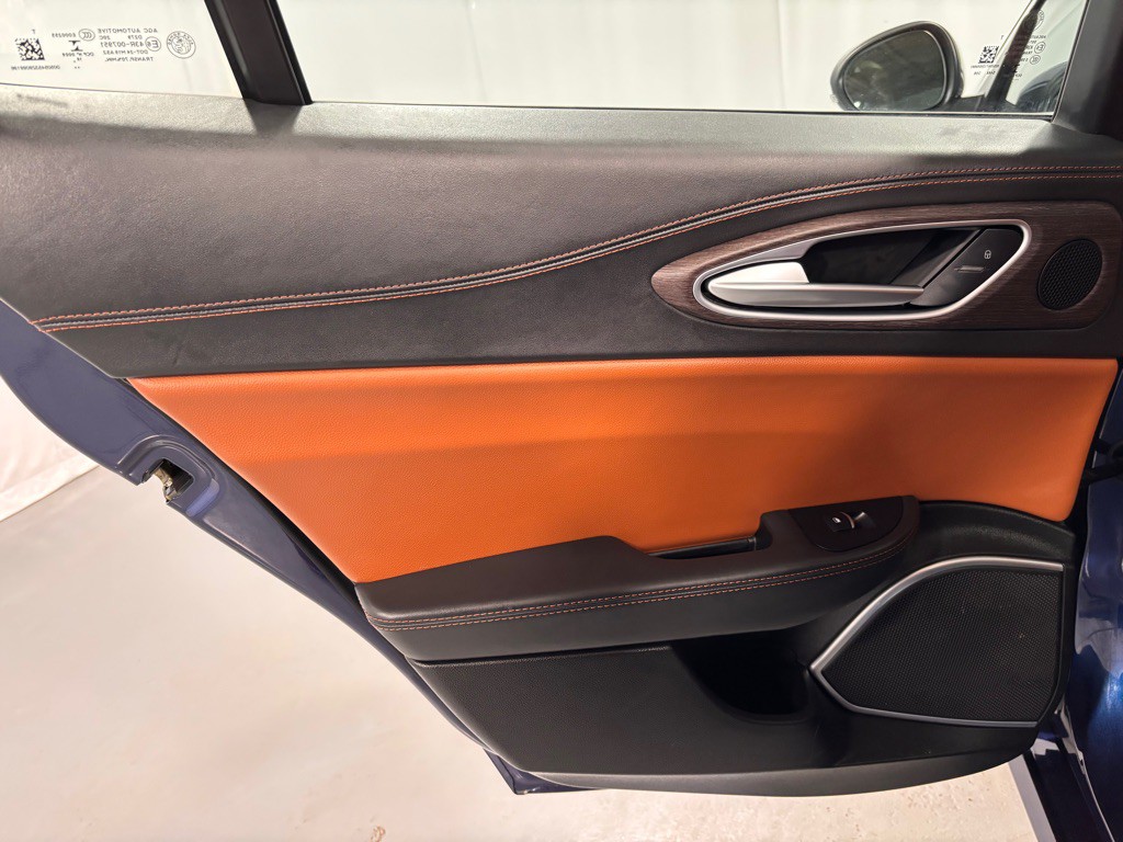 2017 Alfa Romeo Giulia Image 23