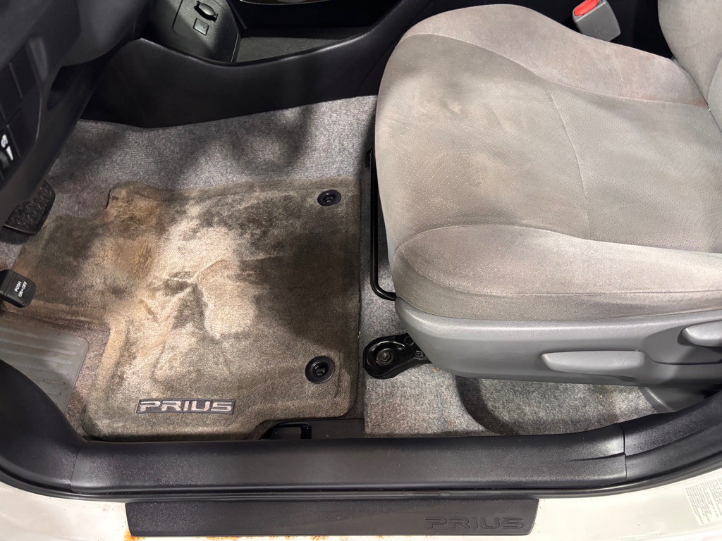 2014 Toyota Prius Image 11