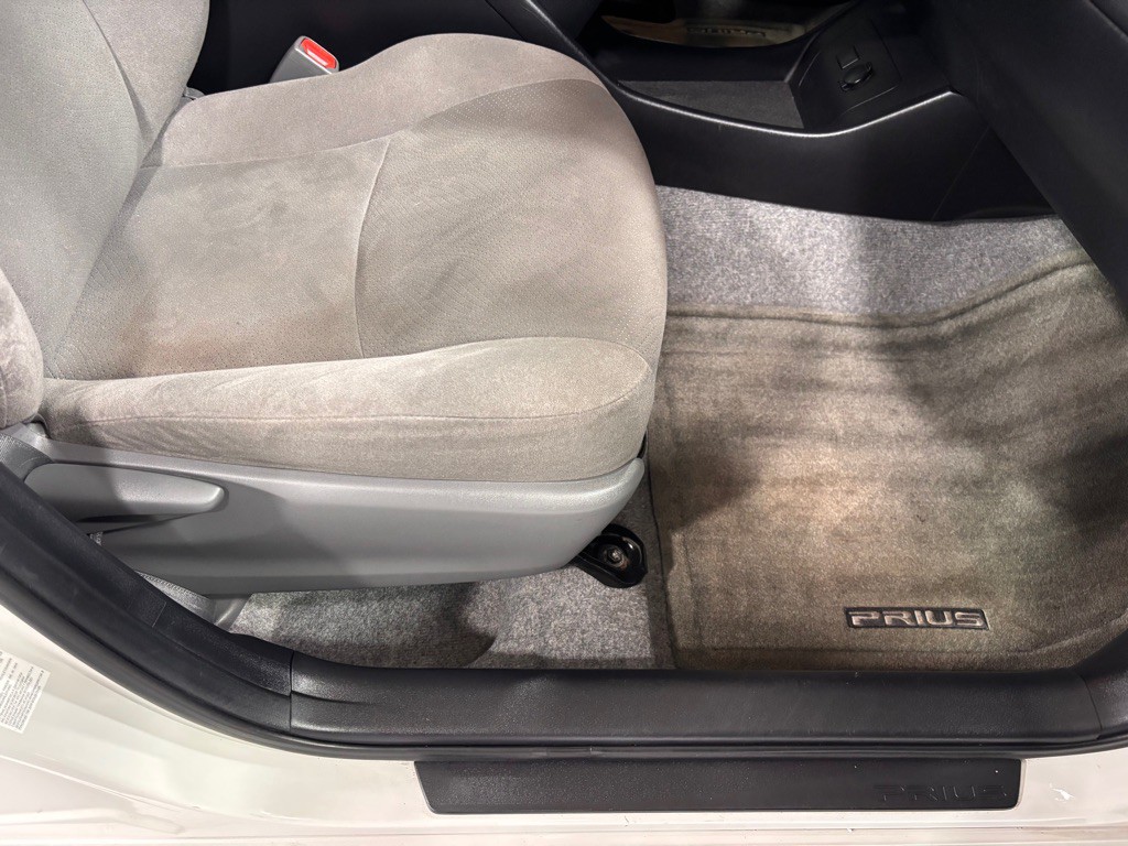 2014 Toyota Prius Image 18