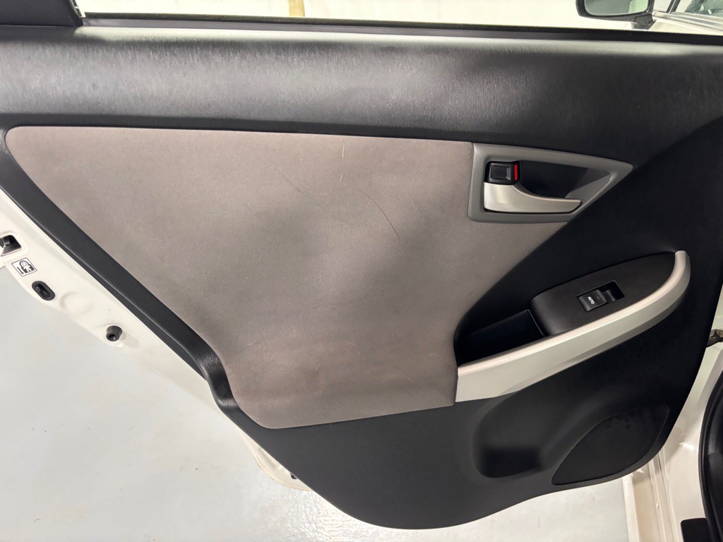 2014 Toyota Prius Image 23