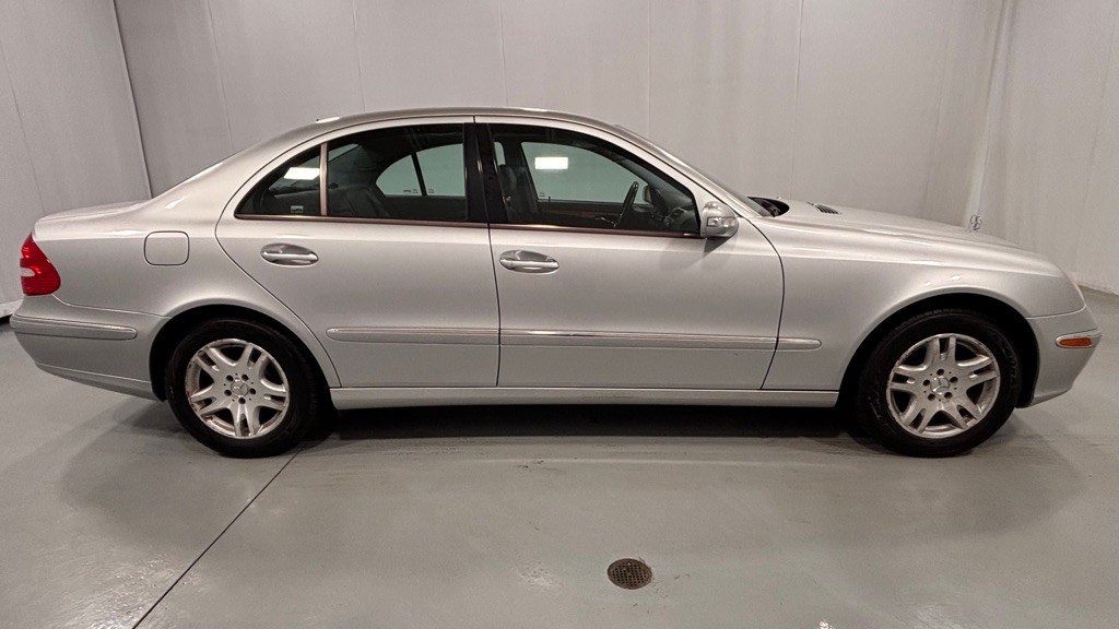2004 Mercedes-Benz E-Class Image 4