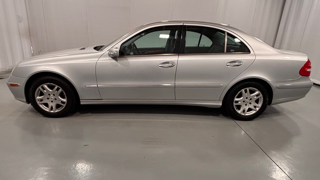 2004 Mercedes-Benz E-Class Image 8