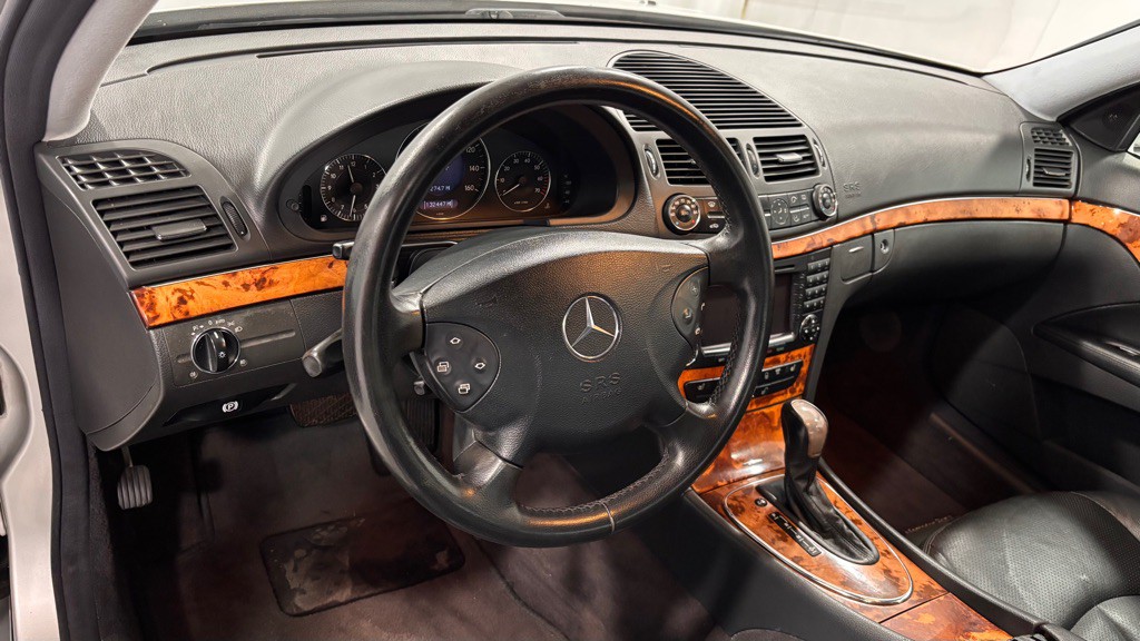 2004 Mercedes-Benz E-Class Image 9