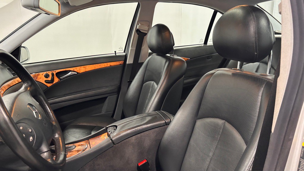 2004 Mercedes-Benz E-Class Image 12