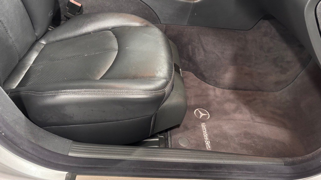 2004 Mercedes-Benz E-Class Image 18