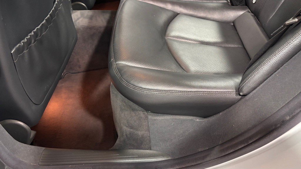 2004 Mercedes-Benz E-Class Image 21