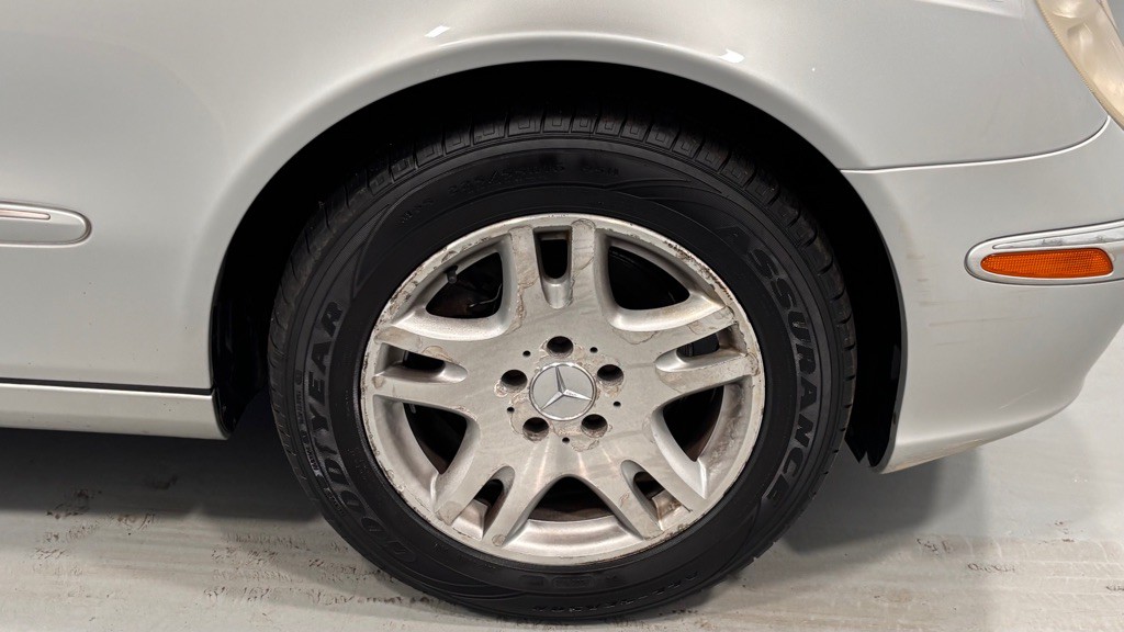 2004 Mercedes-Benz E-Class Image 32