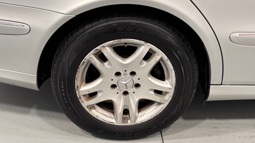 2004 Mercedes-Benz E-Class Image 33