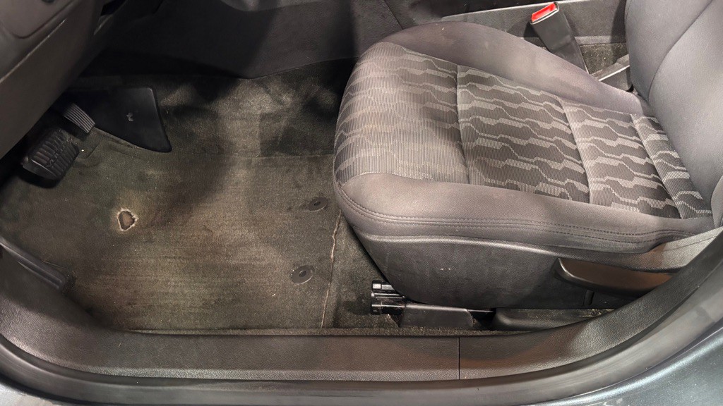 2013 Chevrolet Volt Image 11