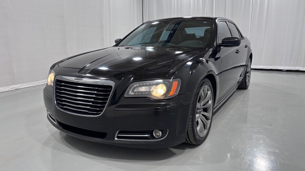 2014 Chrysler 300 Image 1