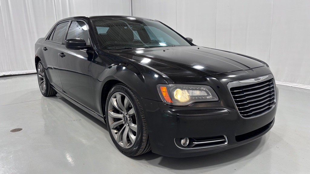 2014 Chrysler 300 Image 3
